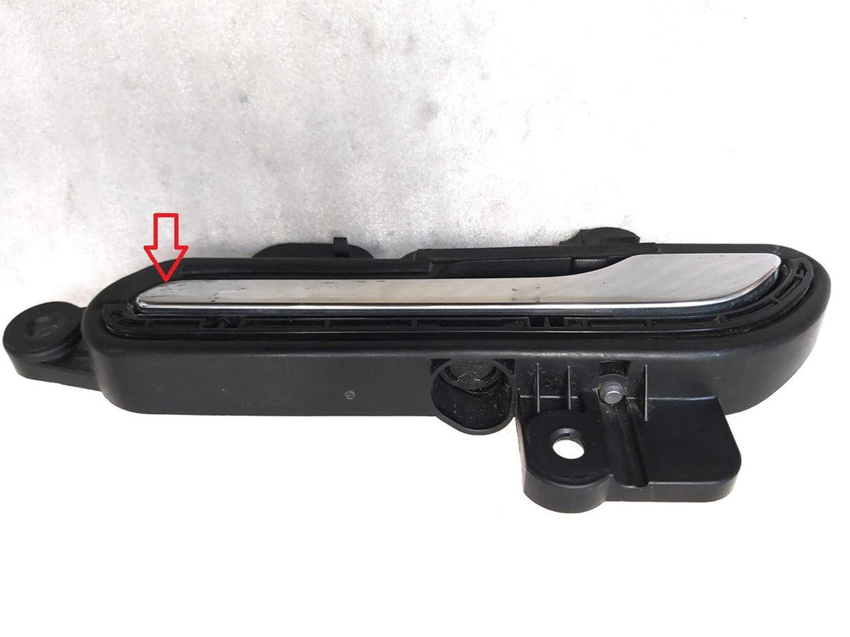 DOOR HANDLE OUTER - PASSIVE - LEFT HAND with damage Tesla model 3 1081831-00-J