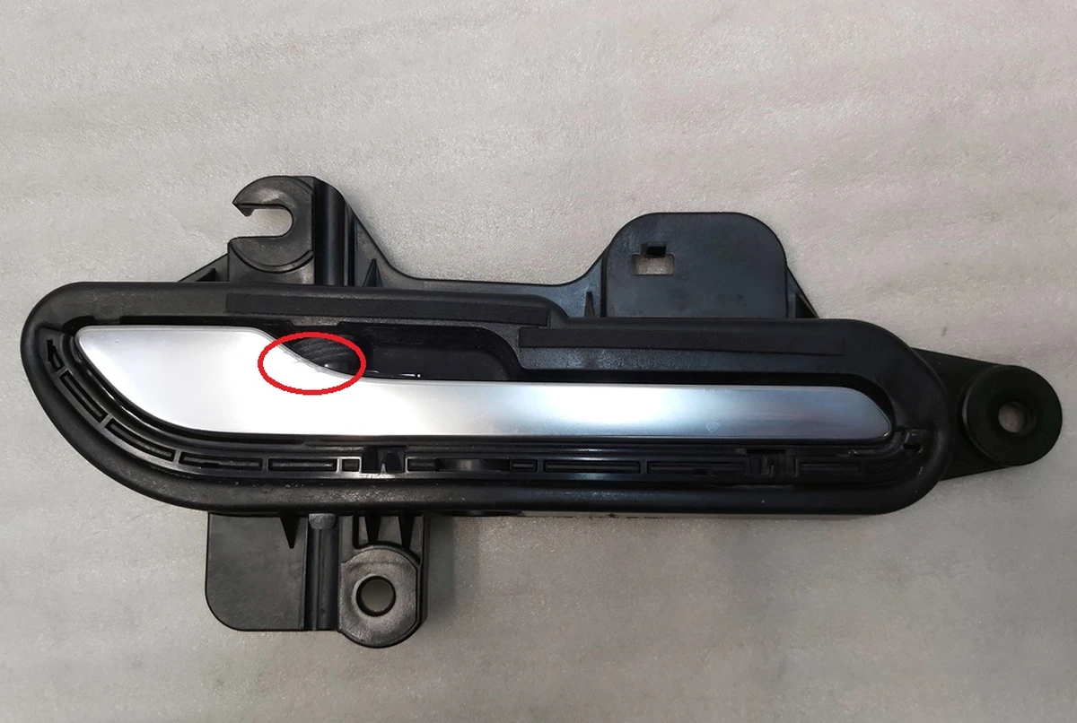 2 Механізм ручки зовнішньої передньої задньої правої REV1 з пошкодженням хромового покриття Tesla model 3 1081832-00-J