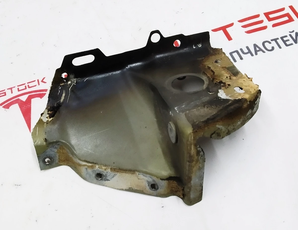 Чверть передня права передня кузовна панель порога Tesla model 3 1082282-S0-B