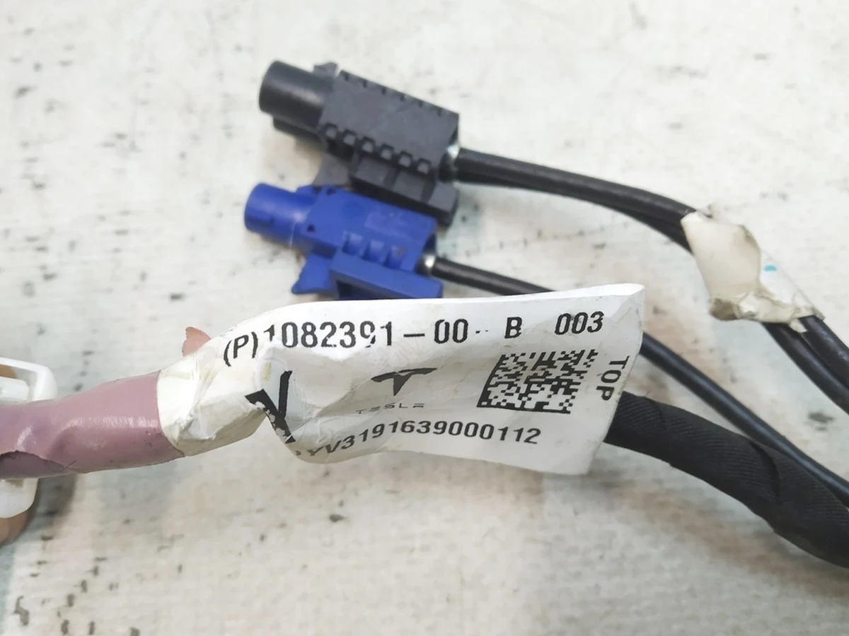 12 Проводка камери TRIPLE Tesla Model X 1082391-00-C