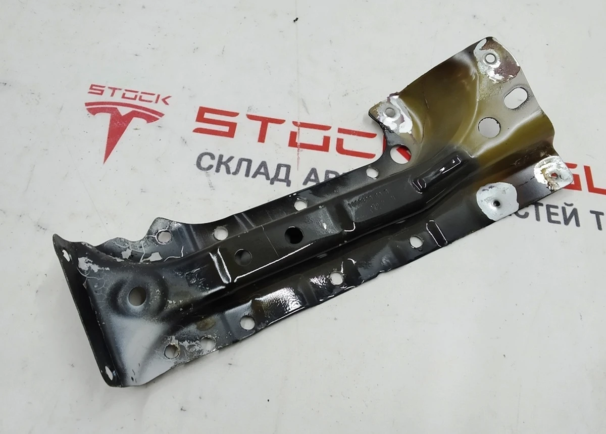 34 Чверть задня права кузовна панель кватирки передня Tesla model 3 1082600-S0-A