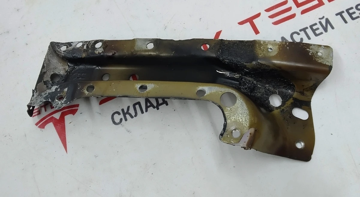 34 Чверть задня права кузовна панель кватирки передня Tesla model 3 1082600-S0-A