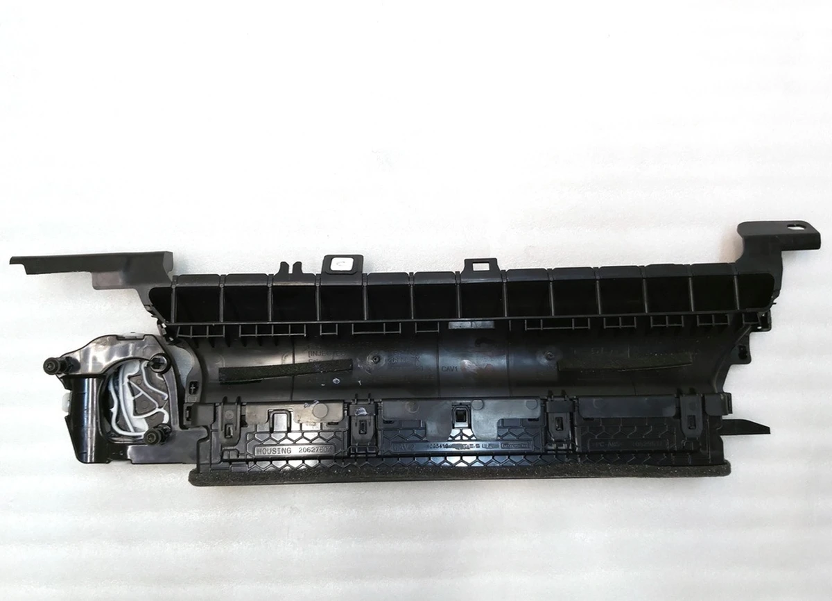 2 INSTRUMENT PANEL - AIR VENT - DRIVER without servo drive Tesla model 3, model Y 1083320-00-F