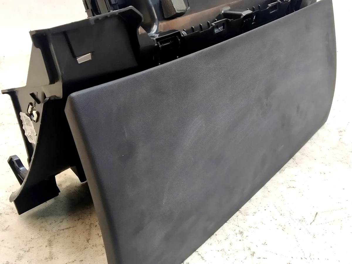 4 Бардачок (перчаточный ящик) BLK BASE без боковых фиксаторов Tesla Model 3, Model Y 1083340-00-H