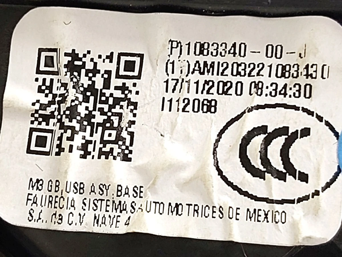 4 IP, GLOVE BOX, ASY, BASE USB Tesla model 3, model Y 1083340-00-J