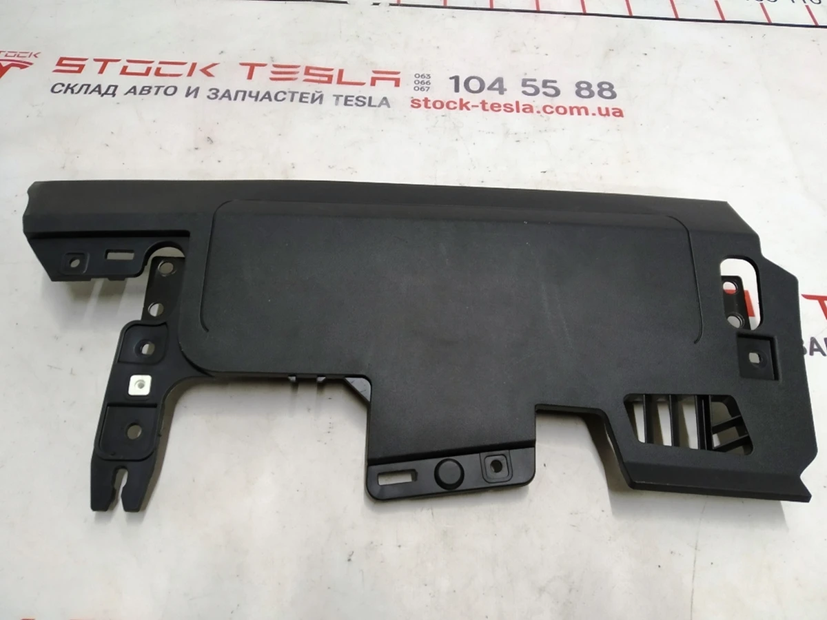 9 Панель подушки безпеки водія коліна Tesla model 3 1083345-00-E