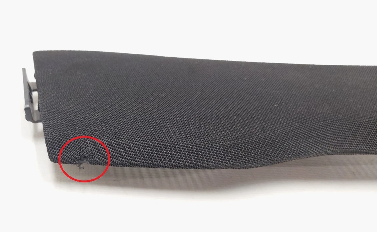 2 Панель кріплення дефлекторів обдування лобового скла (суцільна сіточка) Tesla Model 3, Model Y 1083390-00-I