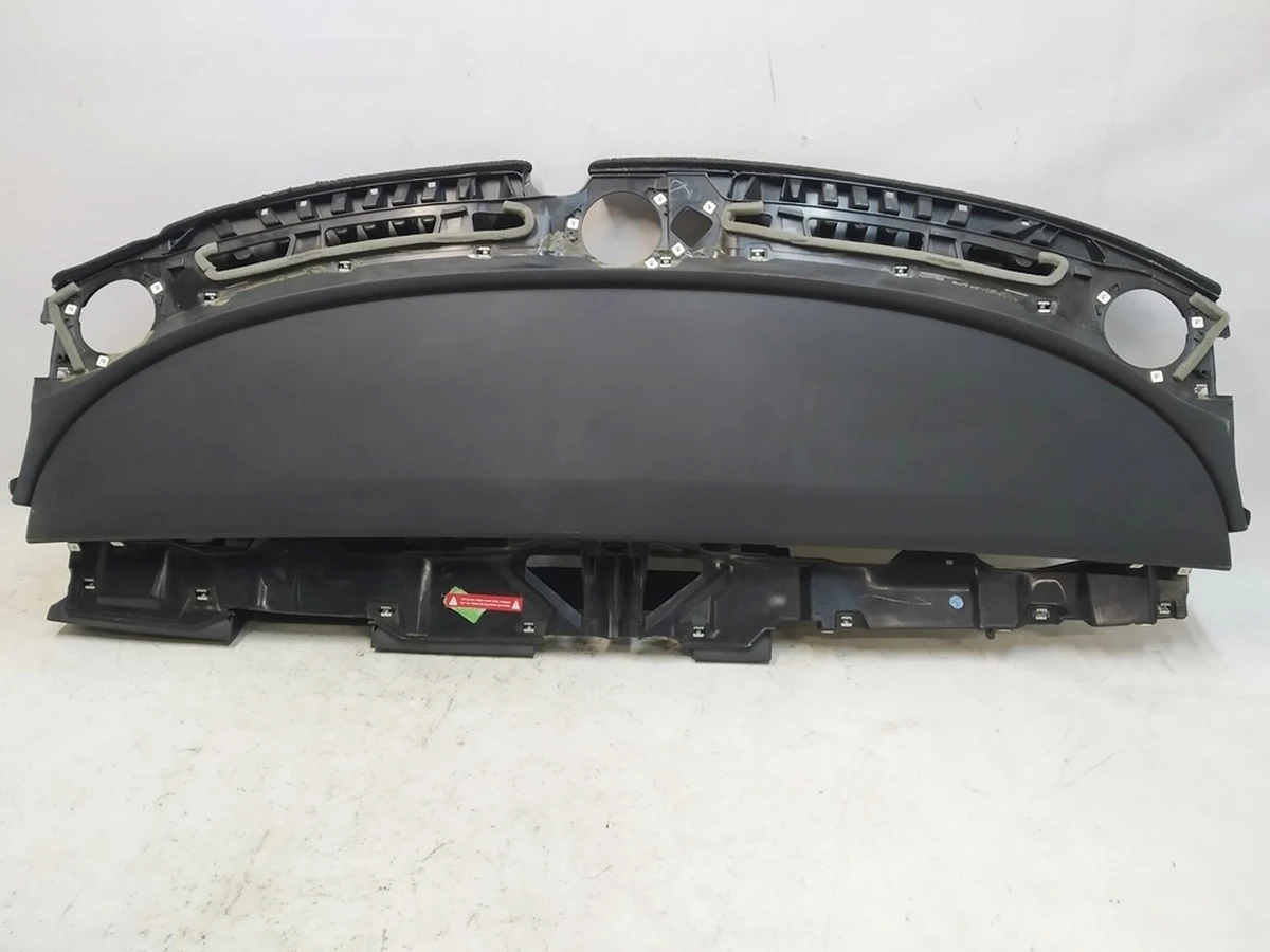 1 IP SUB ASY, BASE AND PREMIUM, PVC  damaged Tesla model 3, model Y 1083401-05-J