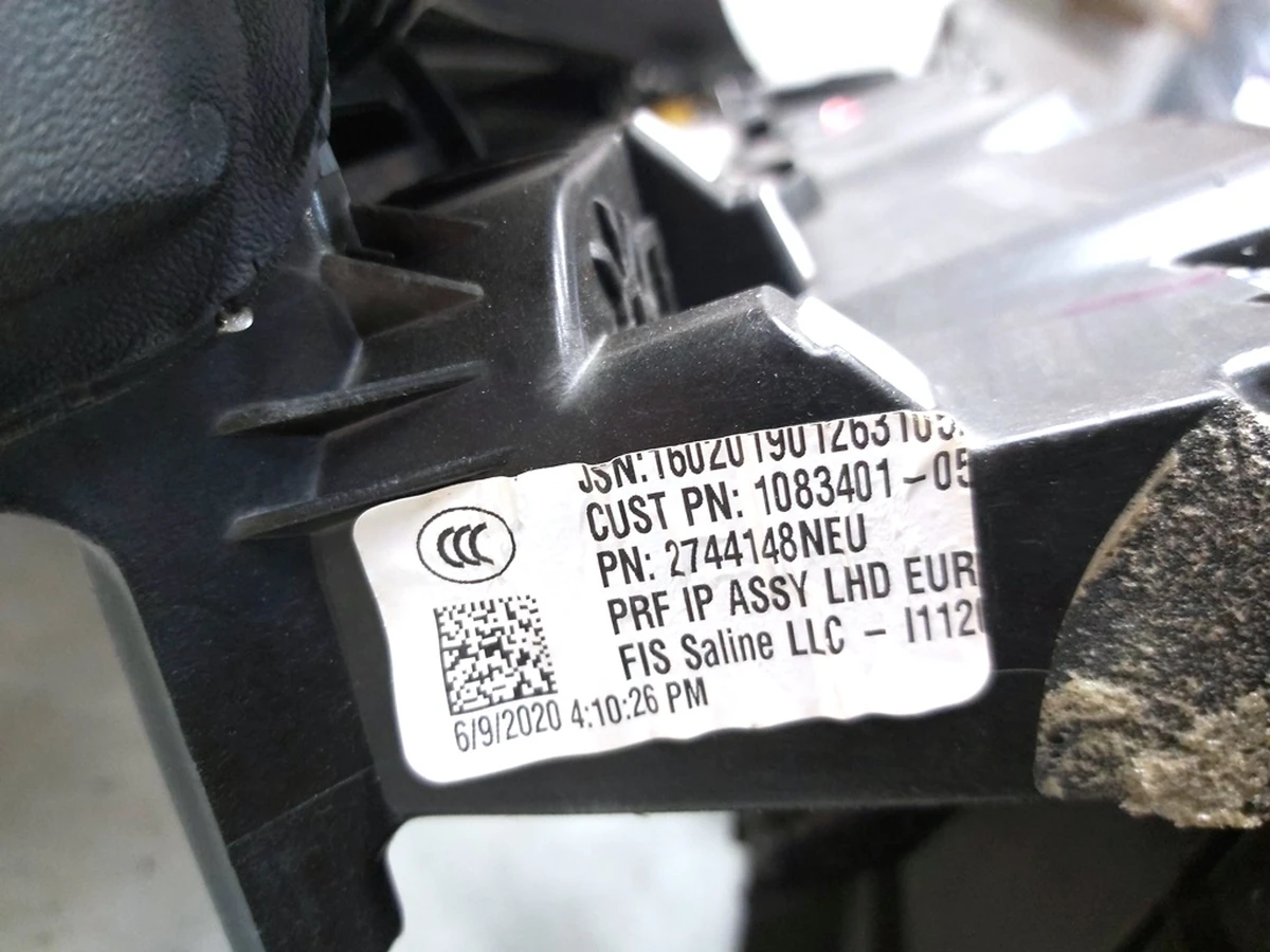 1 IP SUB ASY, BASE AND PREMIUM, PVC  damaged Tesla model 3, model Y 1083401-05-J