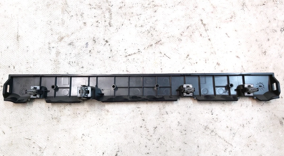 12 1ST ROW SEAT FRONT COVER - WRAPPED with damage Tesla model X, model S REST 1083459-00-A