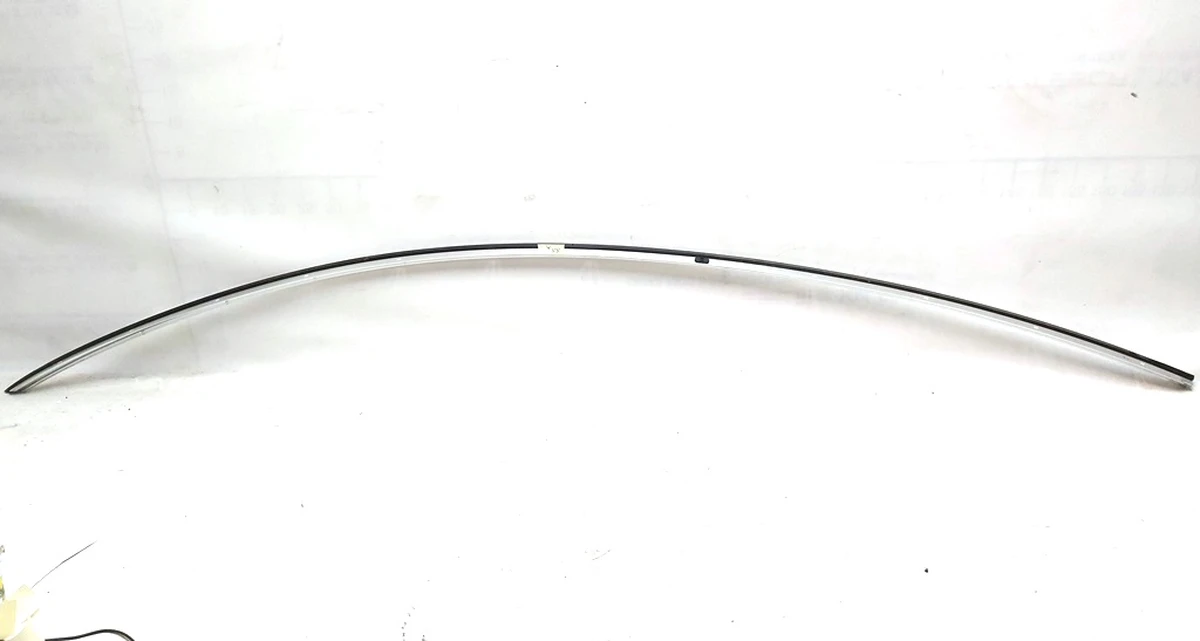 2 Молдинг кузова боковой правый хромированный металл с повреждением Tesla model 3 1083520-00-D