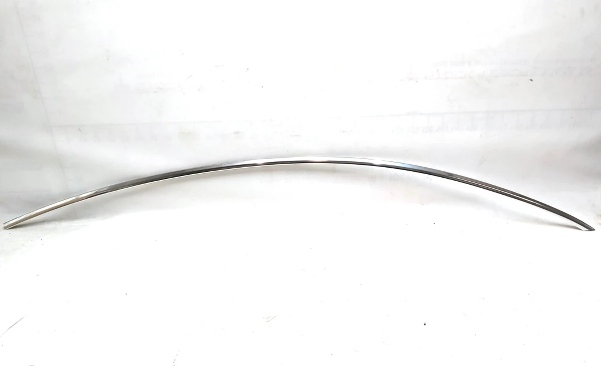 2 Молдинг кузова боковой правый хромированный металл с повреждением Tesla model 3 1083520-00-D