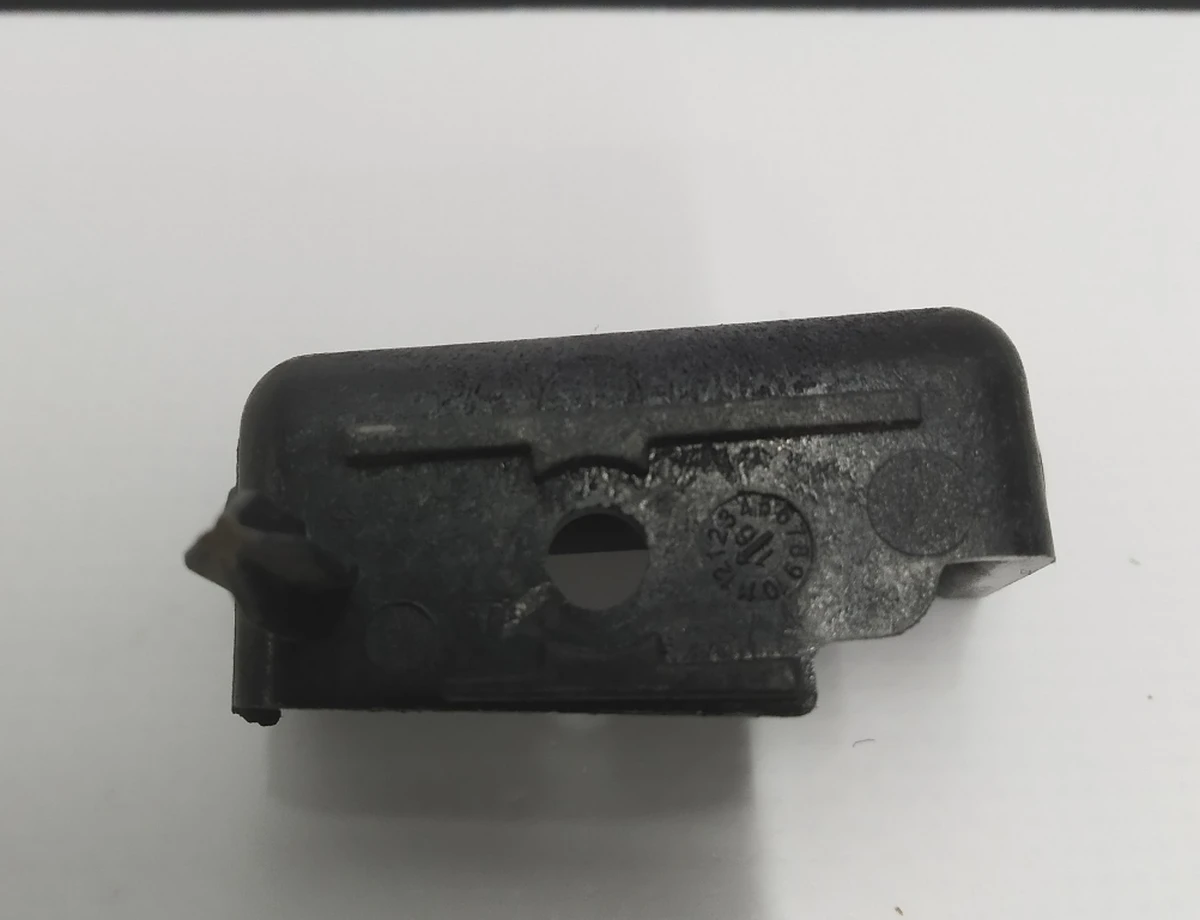 16 Модуль кріпильний стійки З правим Tesla model X 1083675-00-B