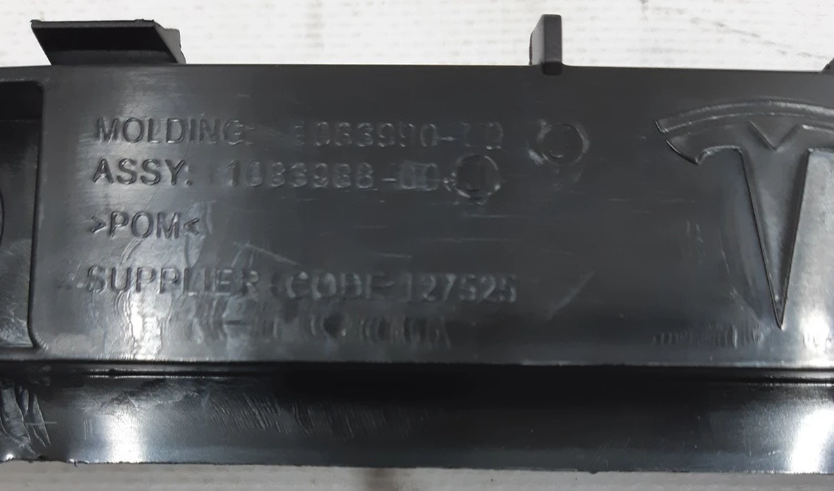 4 Rear bumper mounting bracket left NEW Tesla model 3 1083988-00-I