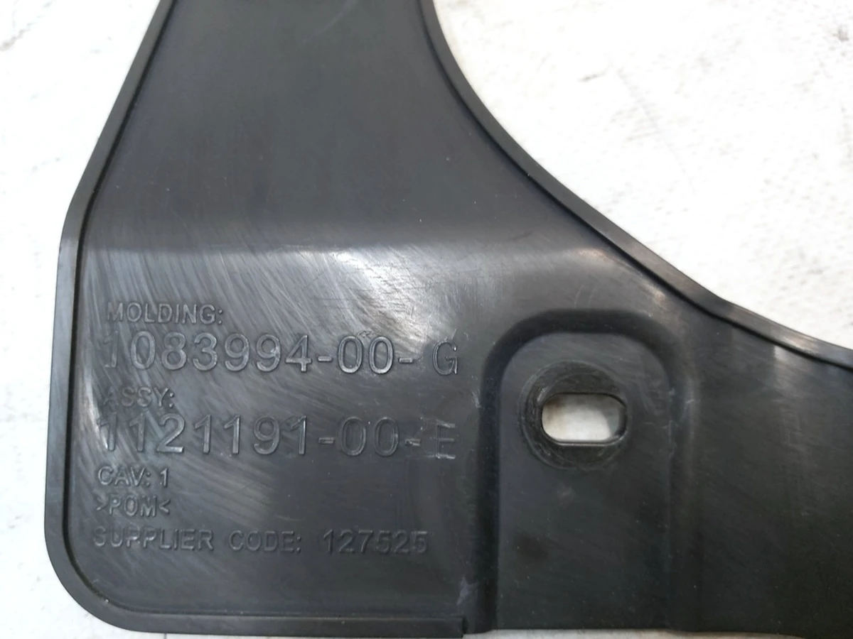 10 M3, Brkt, Rr Center, Tesla model 3 1121191-00-E