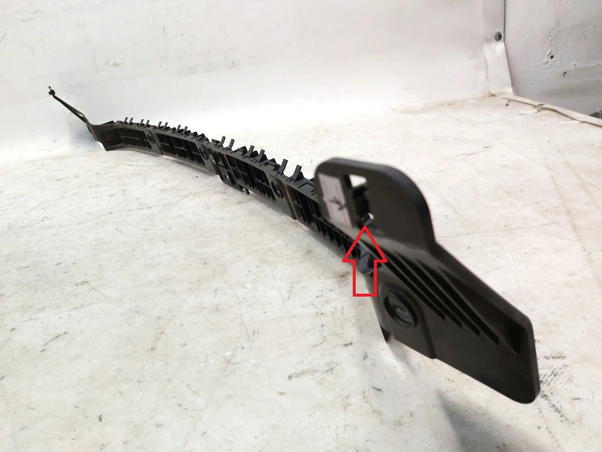 10 M3, Brkt, Rr Center, Tesla model 3 1121191-00-E