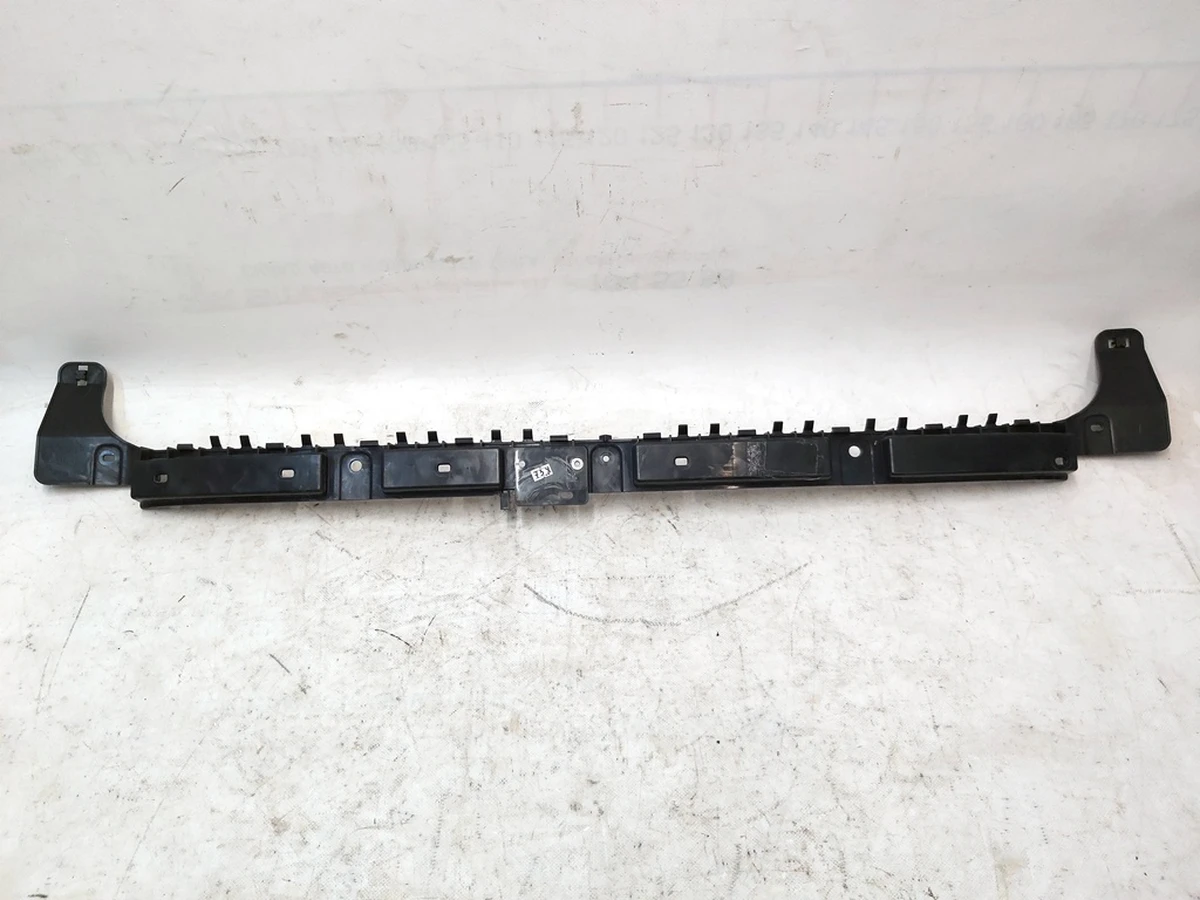 10 Кронштейн заднього бампера центральний Tesla model 3 1121191-00-E