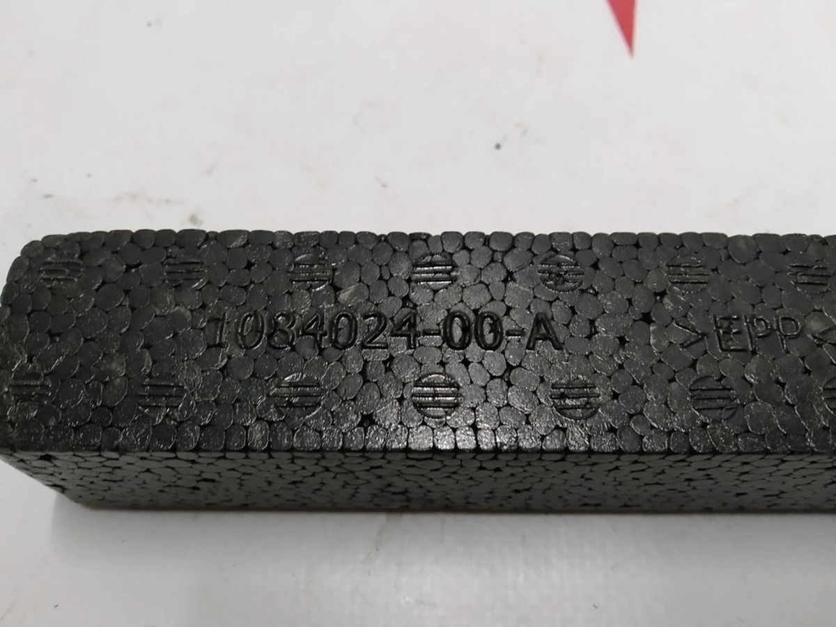 22 Trunk flooring stop (foam) Tesla model X 1084024-00-A