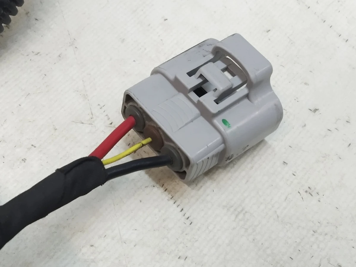 Заглушка роз'єму контролера Tesla model 3 5067954