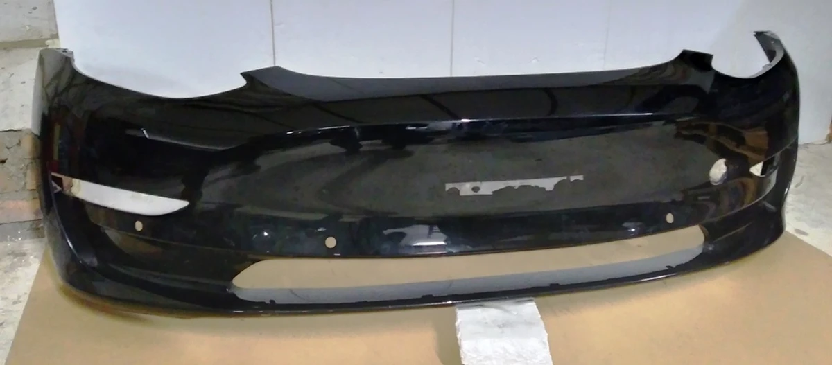 1 Бампер передний SOLID BLACK (PBSB) Tesla model 3 1084168-S1-E