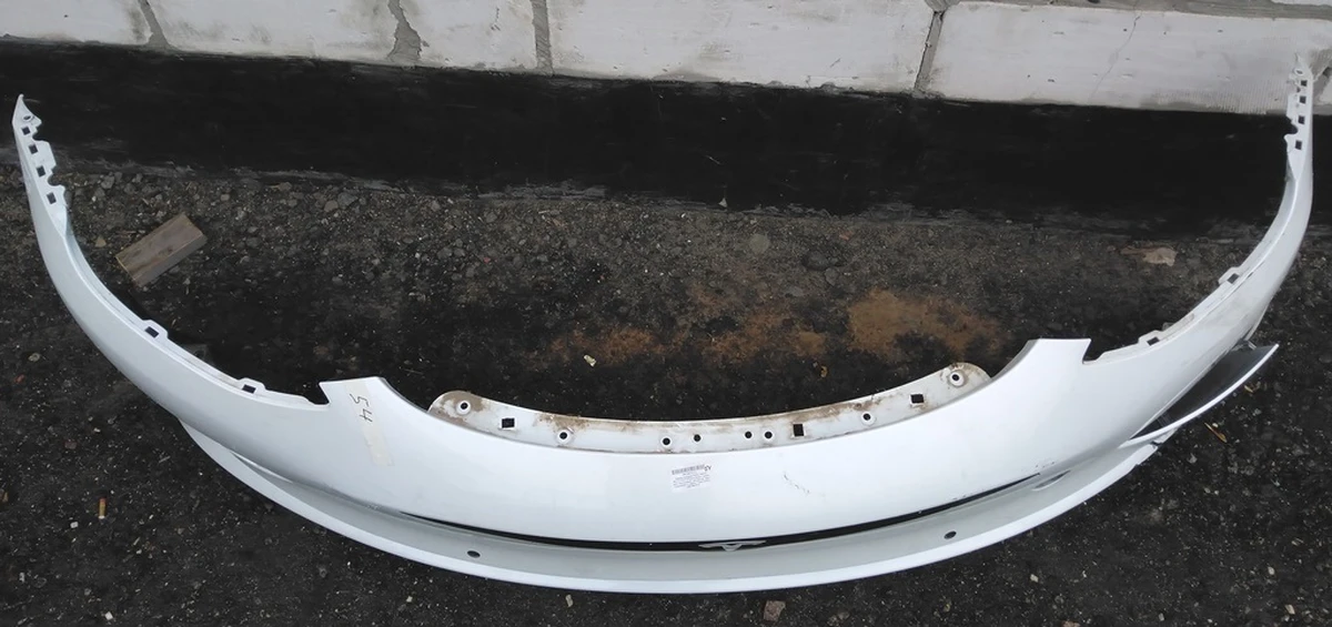 1 Бампер передній PEARL WHITE MULTI-COAT-PPSW із пошкодженням Tesla model 3 1084168-S3-E