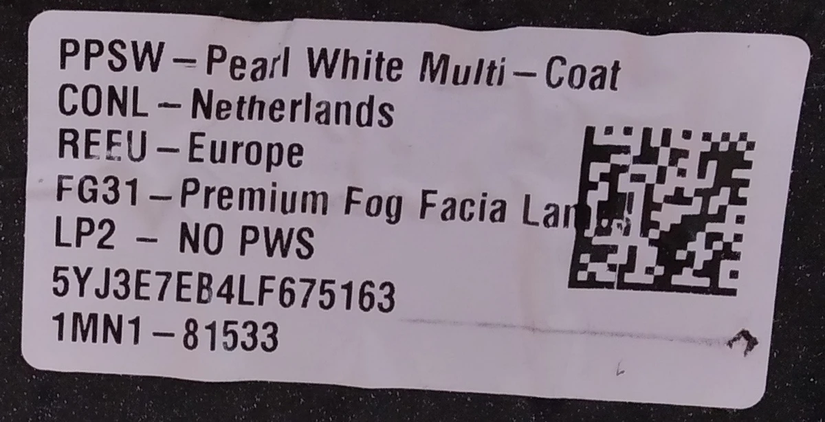 1 Бампер передній PEARL WHITE MULTI-COAT-PPSW в зборі з кронш. креп. парктроников, противотум. фар і підкрилки (з пошкодженим.) Tesla model 3 1084168-S3-E