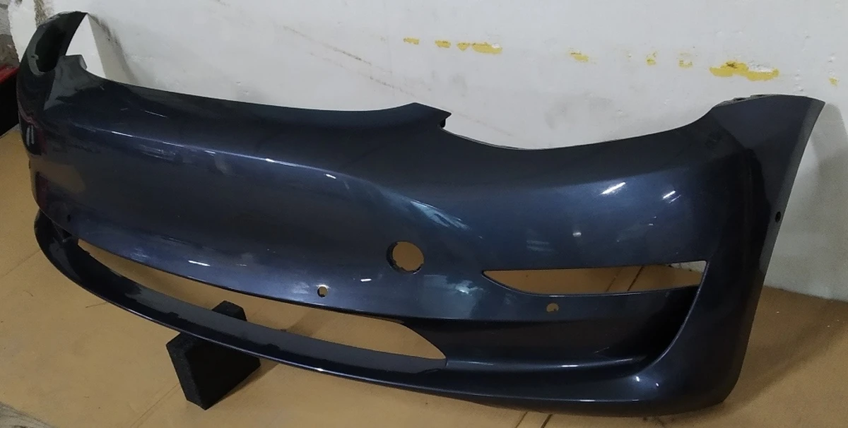 1 Бампер передний MIDNIGHT SILVER METALLIC-PMNG в сборе с кронш. креп. парктроников, противотум. фар и подкрылков (с повреж.) Tesla model 3 1084168-S4-E