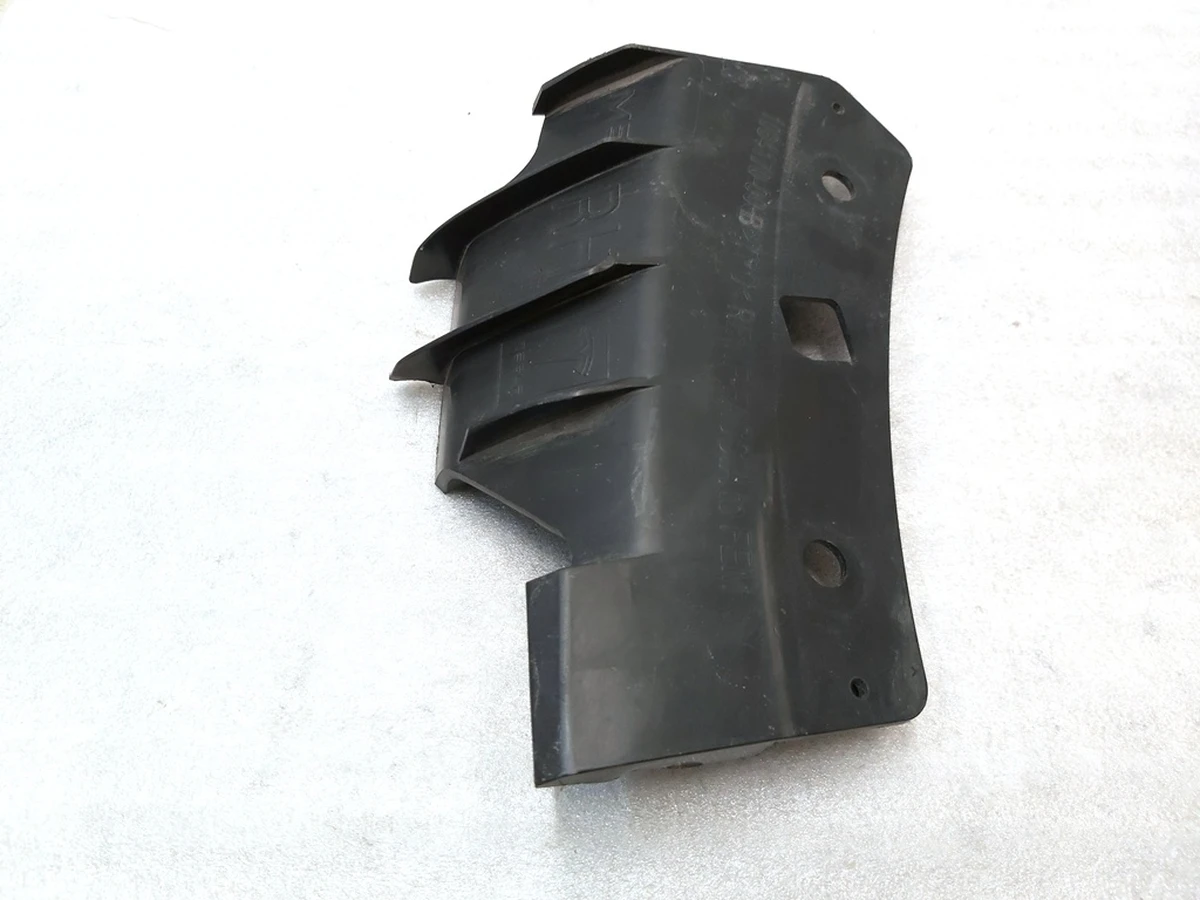 2 Кронштейн кріплення переднього бампера верхній правий з пошкодженням Tesla Model 3 1084170-00-B