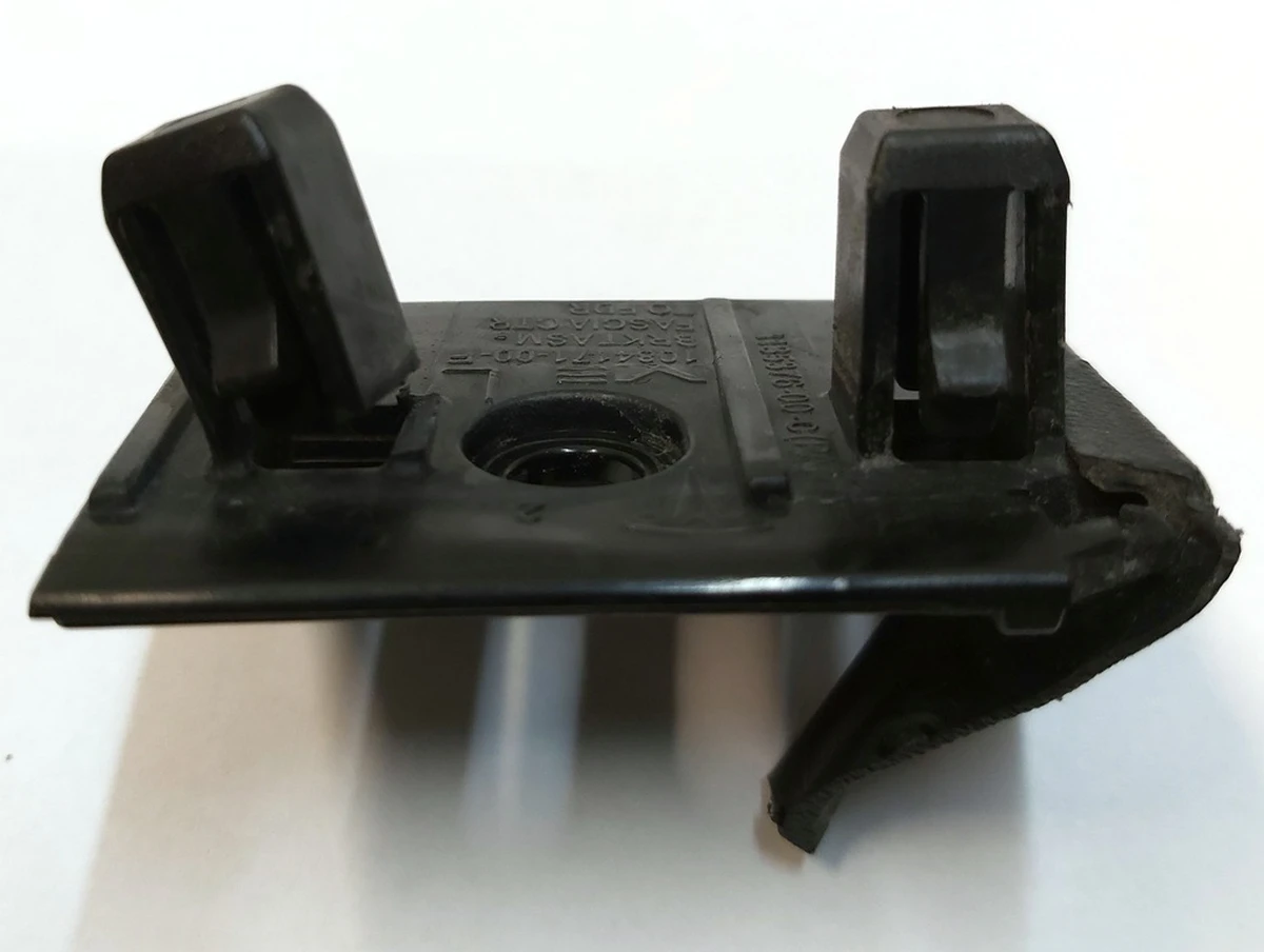 8 Кронштейн крила переднього лівого з пошкодженням Tesla model 3 1084171-00-F