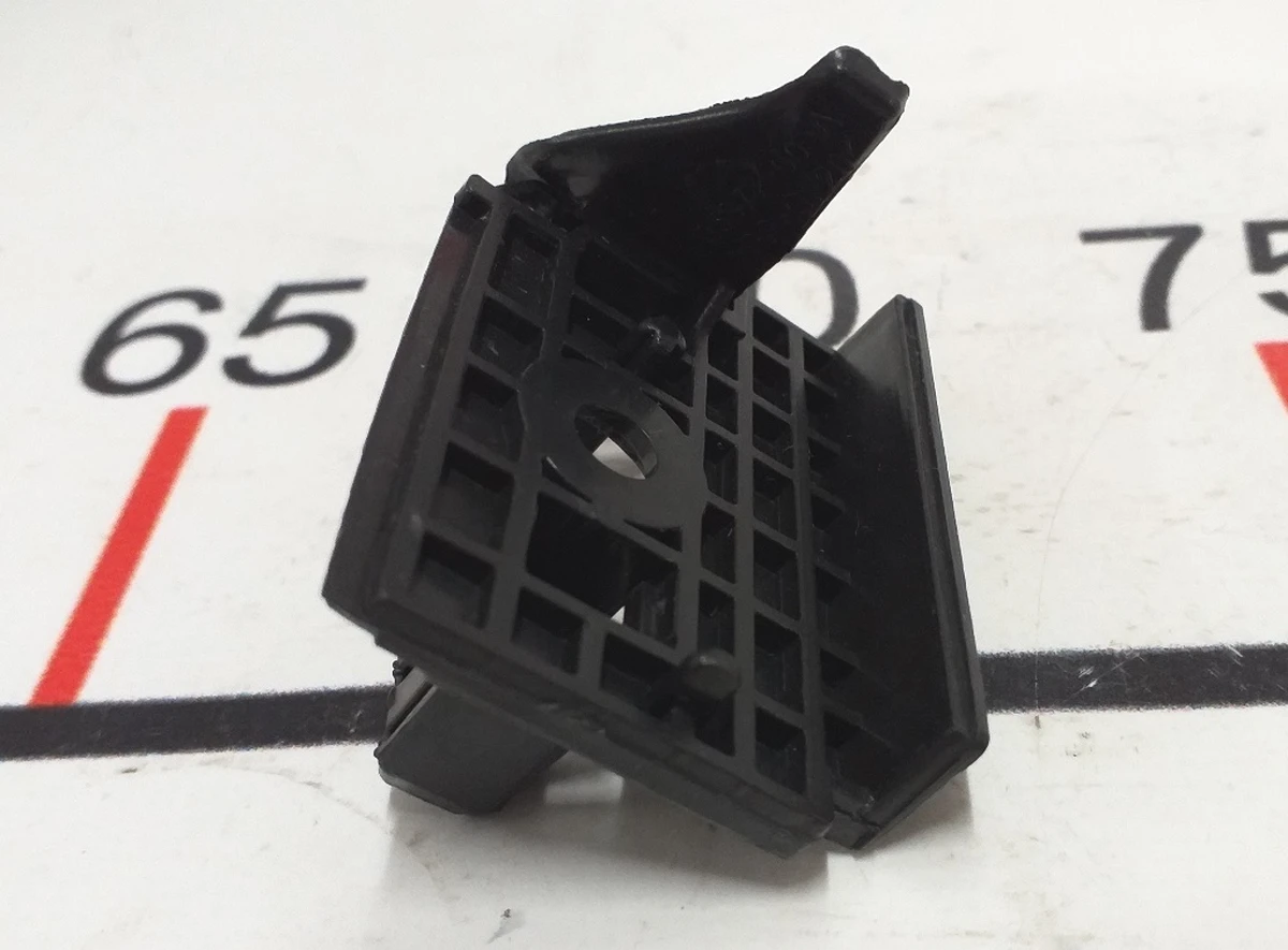 9 Кронштейн крила переднього правого NEW Tesla model 3 1084172-00-F