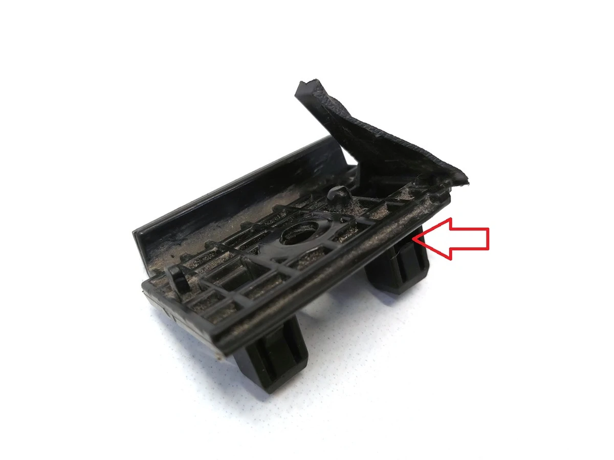 9 Кронштейн крыла переднего правого Tesla Model 3 1084172-00-F