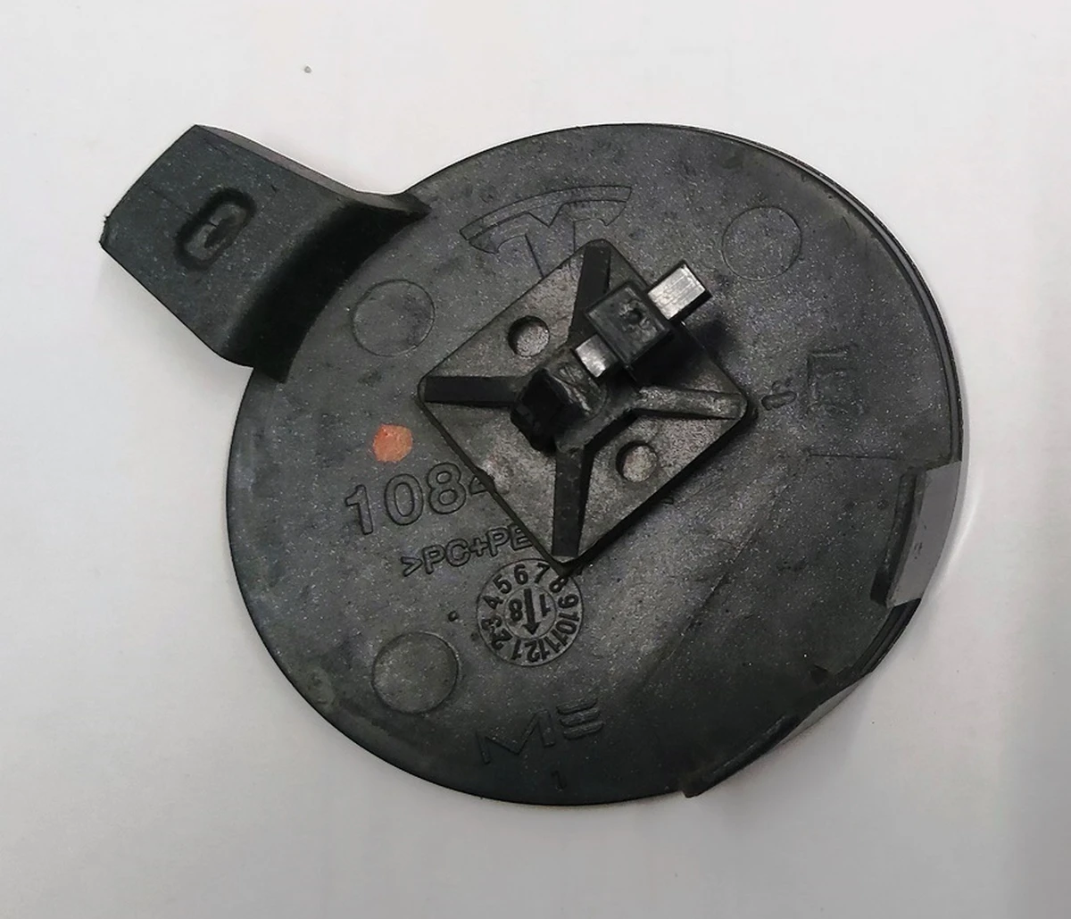 Заглушка переднього бампера PMNG Tesla model 3 1084168-00-E