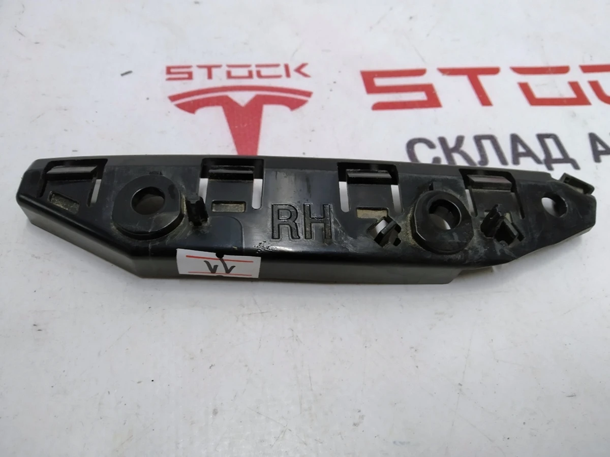 2 Кронштейн кріплення напрямна бампер крило правий Tesla Model 3 1084182-00-E
