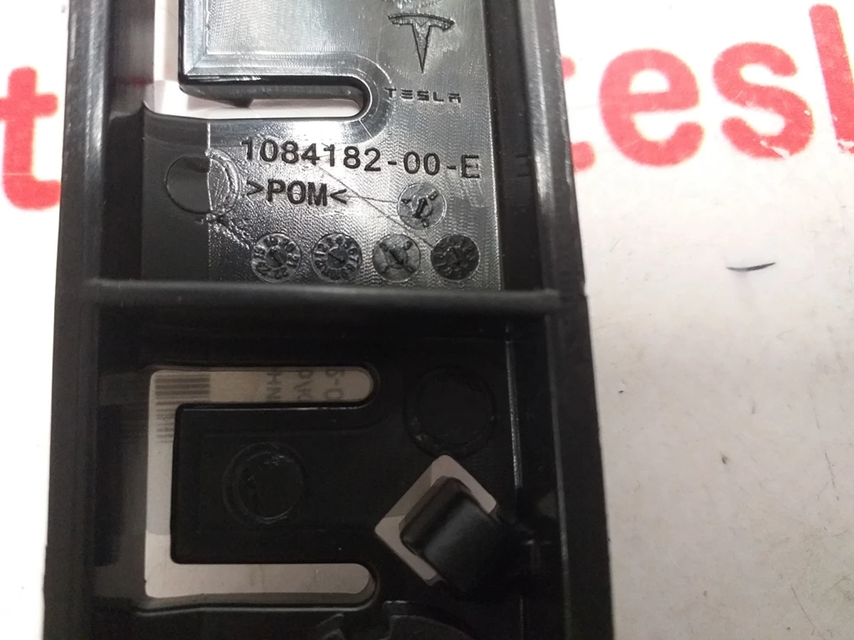 2 Кронштейн кріплення напрямна бампер крило правий NEW Tesla model 3 1084182-00-E