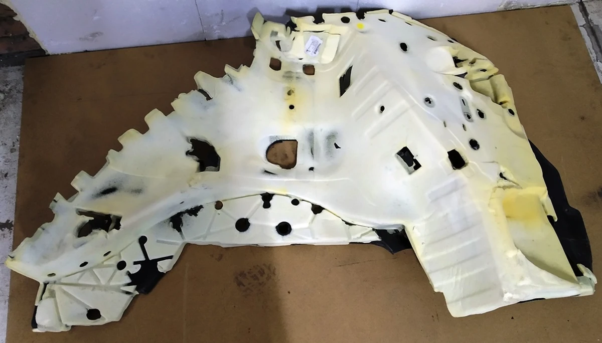 3 Теплошумоизолятор салона стойки C левый Tesla model X 1084302-00-E