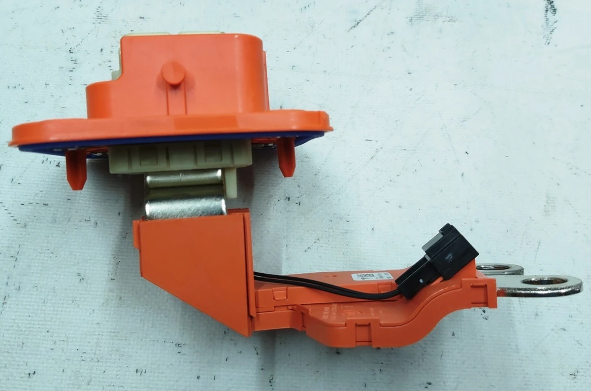 Роз'єм високовольтний одна фаза порту зарядки та основної батареї Tesla model 3 1084645-00-I