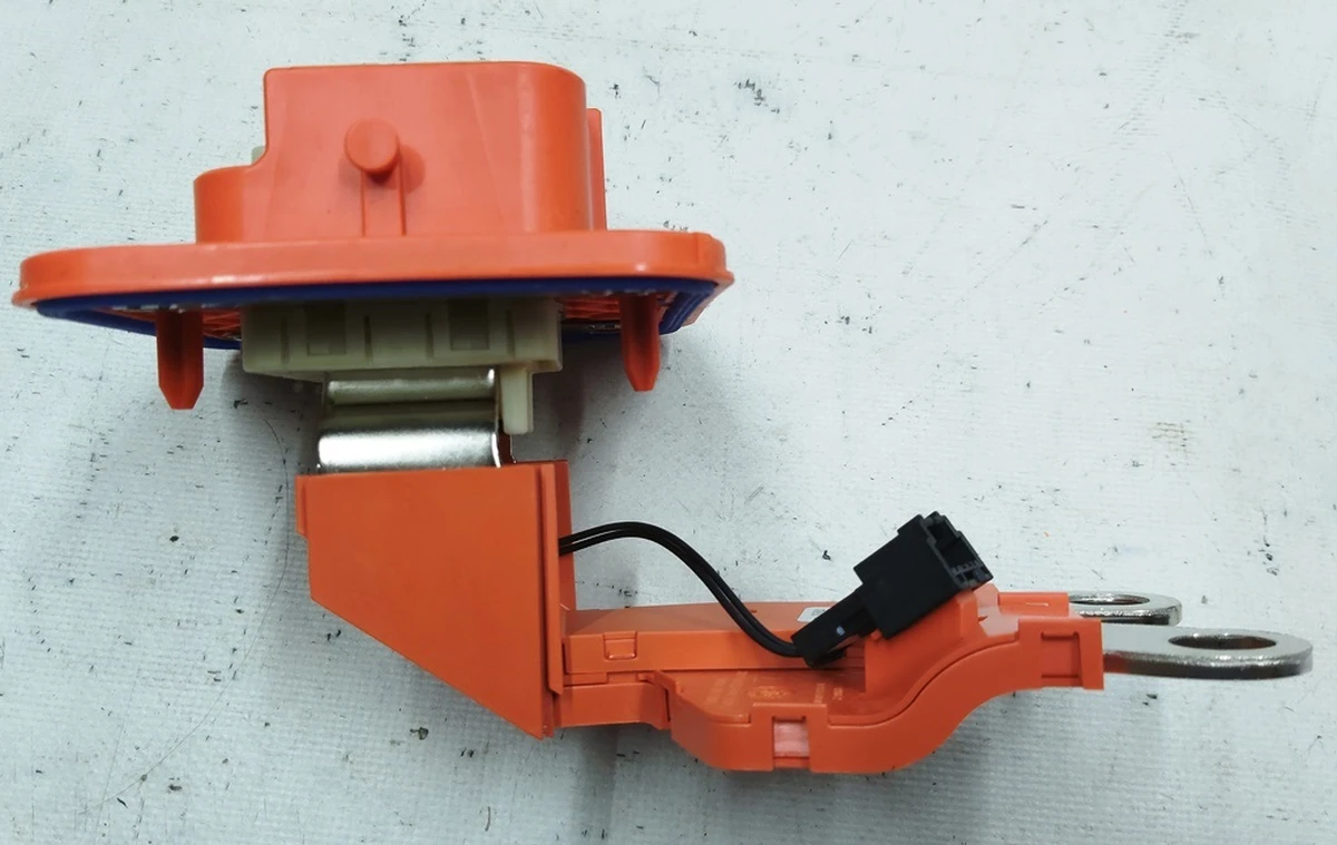 Connector high-voltage one phase of the charging port and the main battery Tesla model 3 1084645-00-I