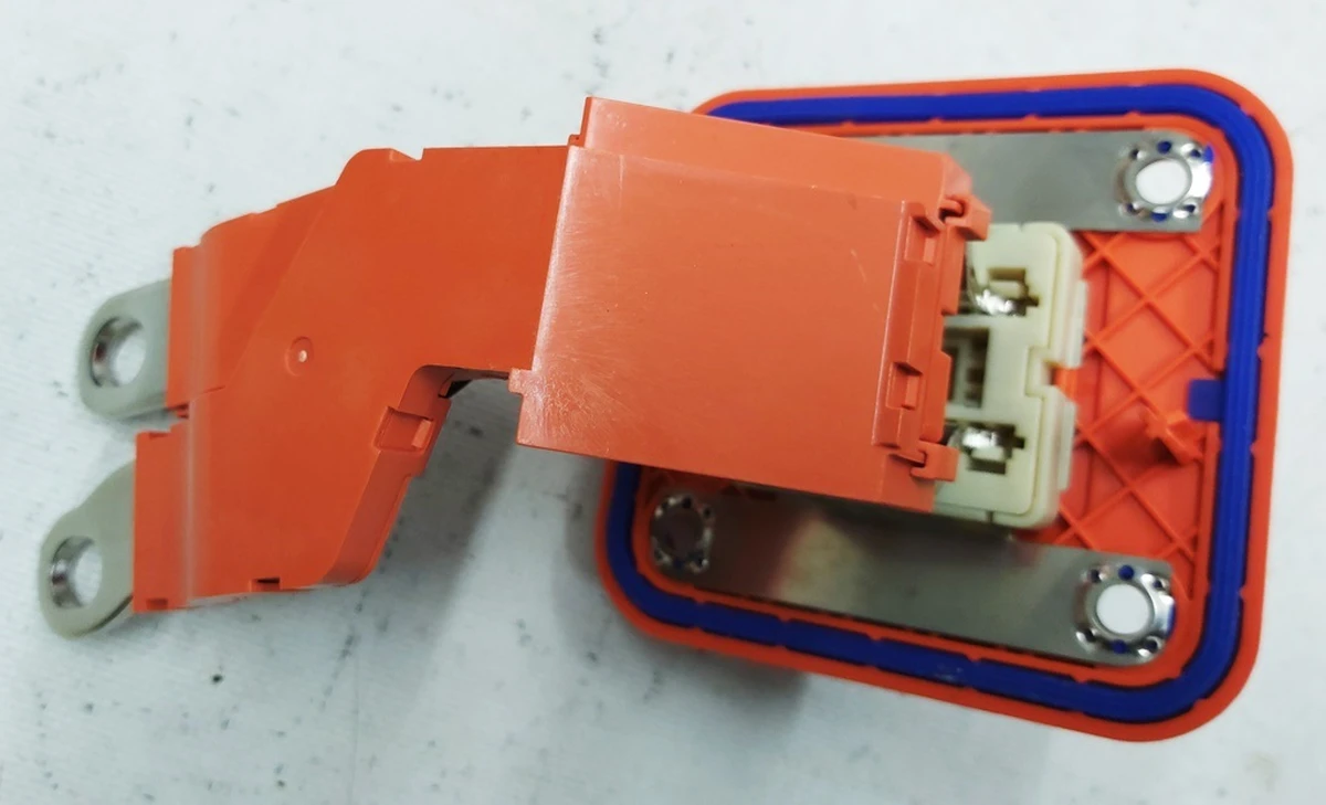 Connector high-voltage one phase of the charging port and the main battery Tesla model 3 1084645-00-I