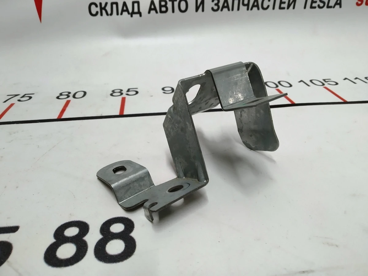 1 Tesla model 3 charging port high-voltage wiring bracket 1067954-00-E