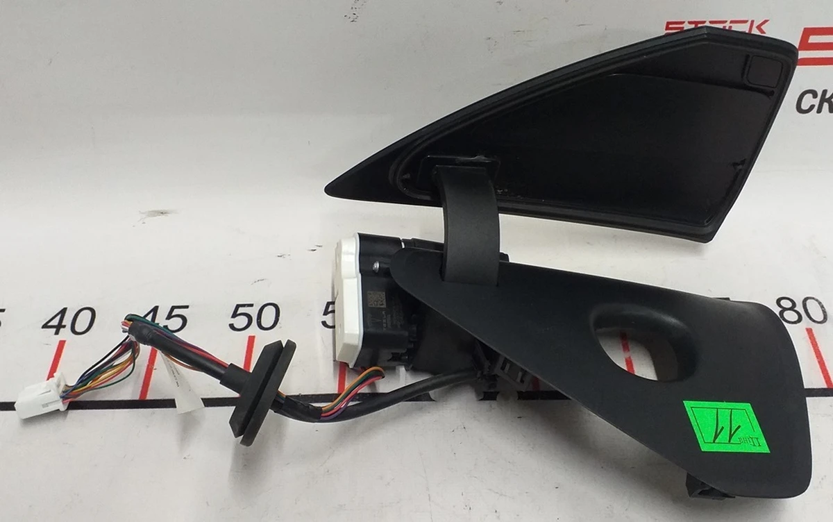 3 Люк порту зарядки з електроприводом Tesla model 3 1084854-00-J