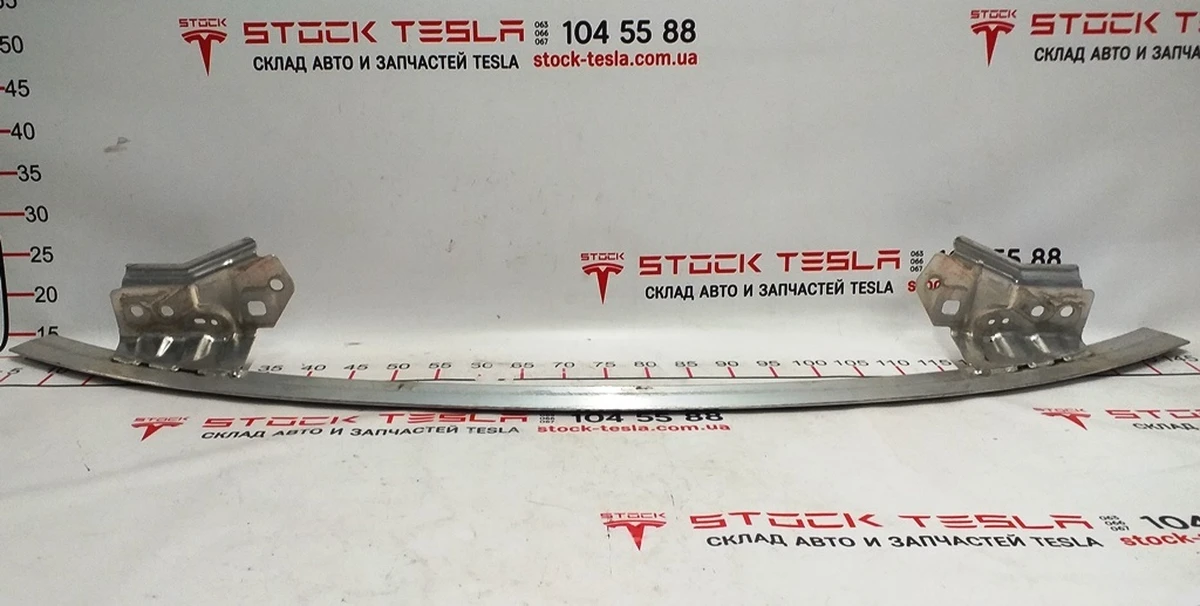 3 Гребінець переднього бампера метал шабля Tesla model 3 1084894-00-B