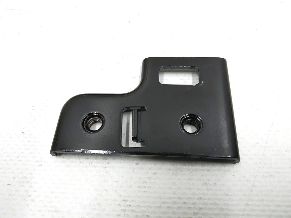 24 Кронштейн кріплення стелі стійки-В лівий Tesla model S REST 1085037-00-E