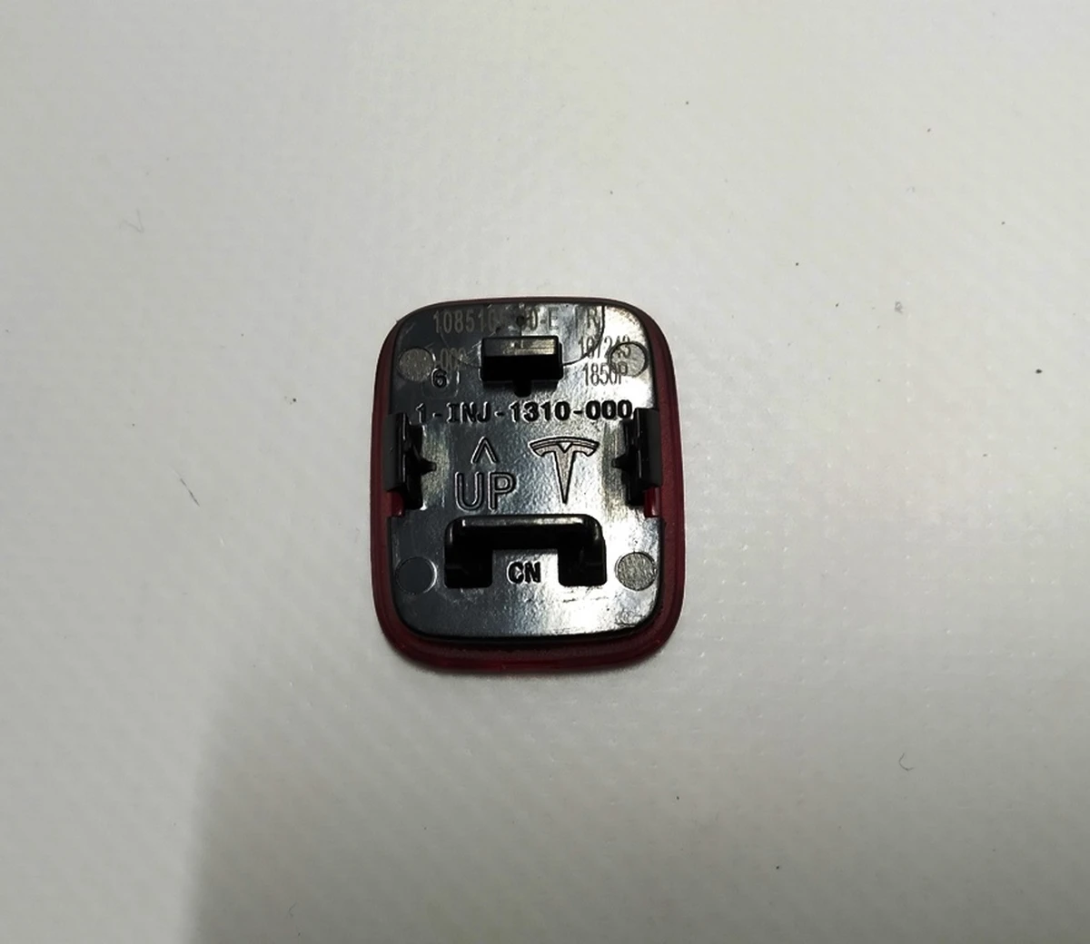 3 Отражатель двери передней левой правой Tesla Model 3, Model Y 1085105-00-E