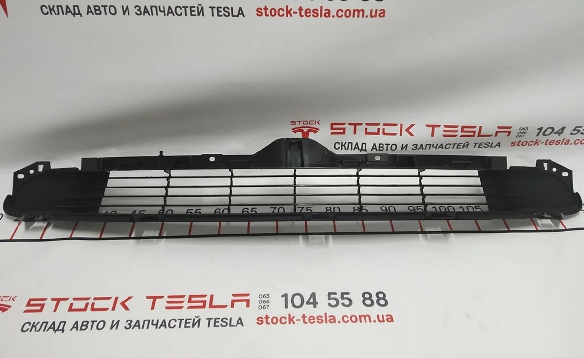 3 Решітка декоративна передня (гриль) NEW Tesla model 3 1085927-00-C