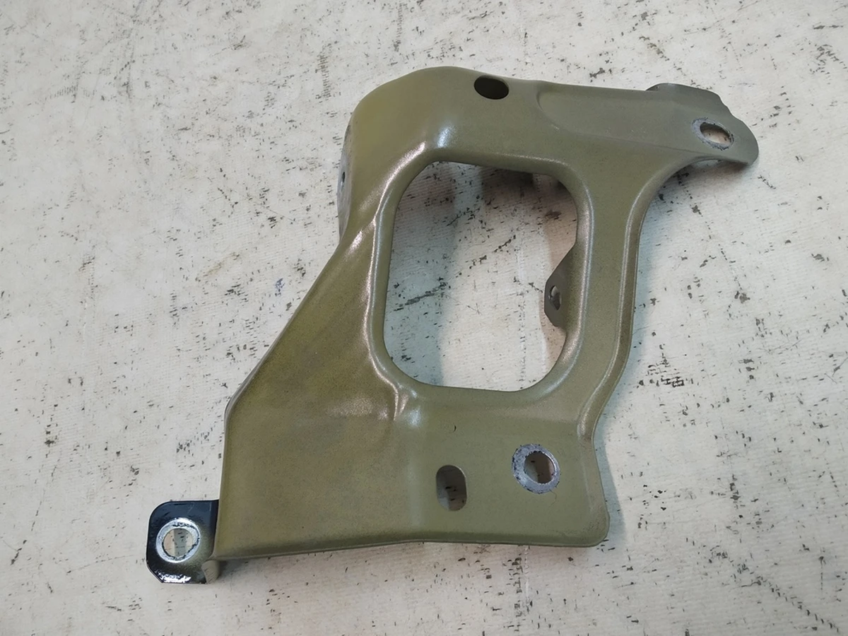 19 Кронштейн лонжерона лівого крила Tesla model 3 1086017-S0-A 19 Кронштейн лонжерона лівого крила Tesla model 3 1086017-S0-A