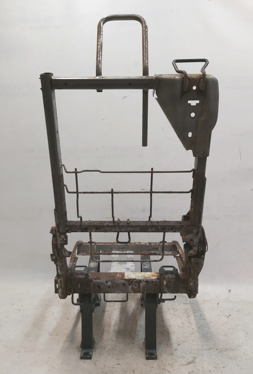 1 Каркас металевий одинарного правого сидіння 2-го ряду Tesla model X 1086106-00-C