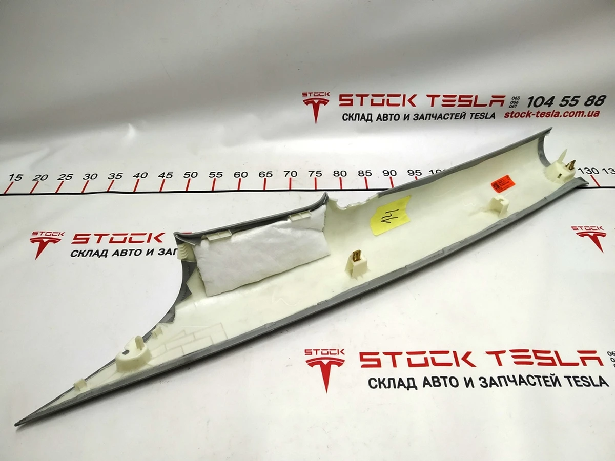 Накладка стійки задні ліві PROVIDENCE Tesla model 3 1086265-01-K