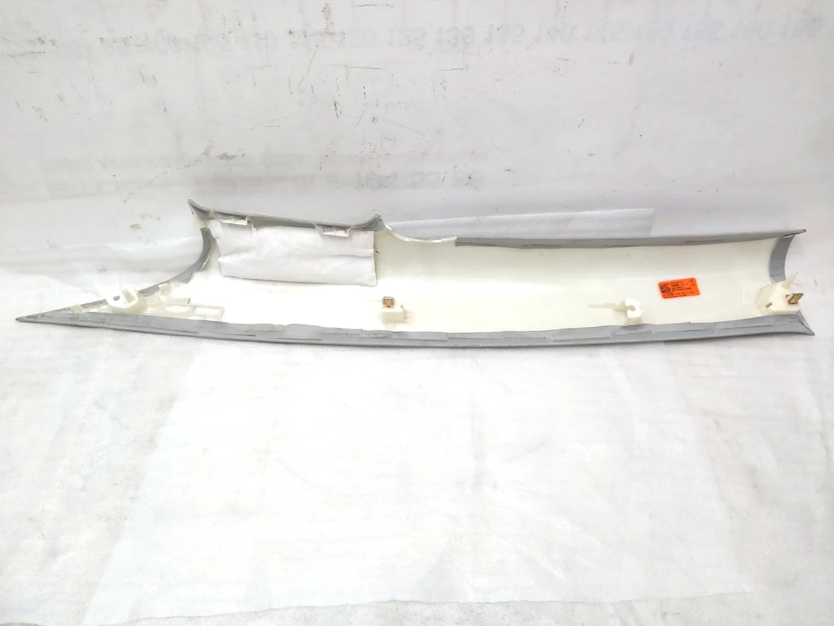 5 Накладка стойки задняя левая BASE PROVIDENCE с повреждением Tesla model 3 1086265-01-N