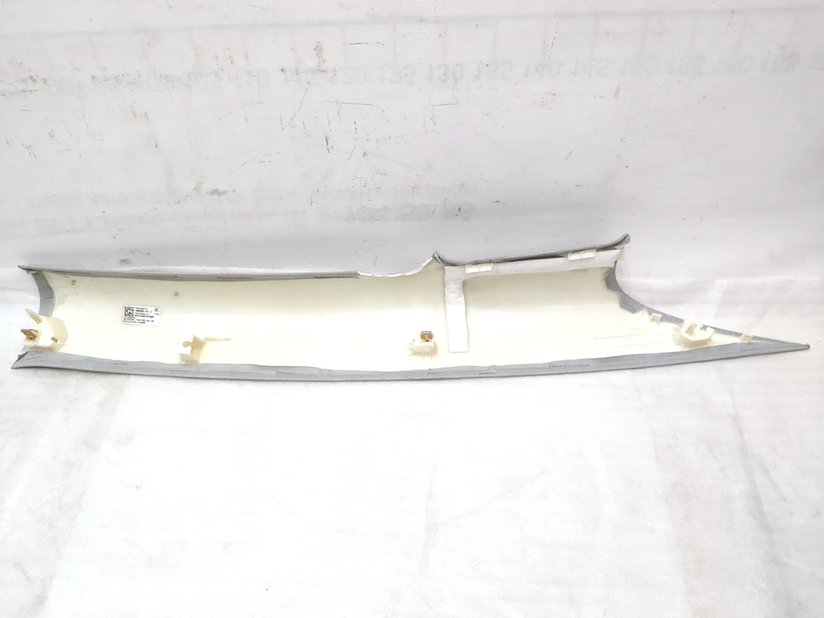 5 Накладка стойки задняя правая BASE PROVIDENCE с повреждением Tesla model 3 1086269-01-N