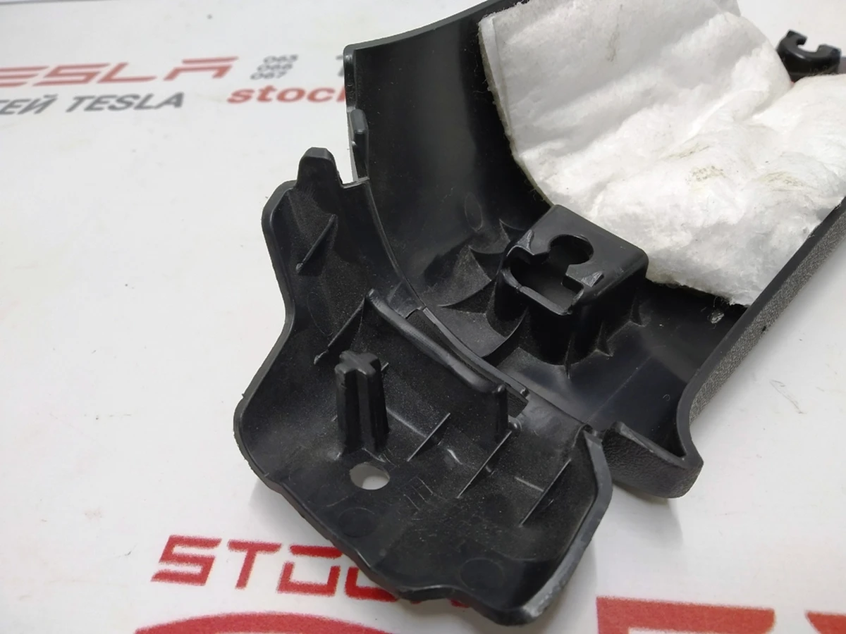 7 Накладка стойки С верхняя левая Tesla model 3 1086273-00-H